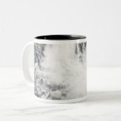 Tropisch Storm Chanchu 2 Tweekleurige Koffiemok (Voorkant links)