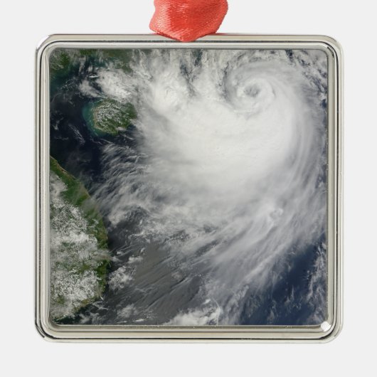 Tropisch Storm Koppu naburend landval Metalen Ornament (Voorkant)