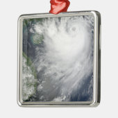 Tropisch Storm Koppu naburend landval Metalen Ornament (Links)