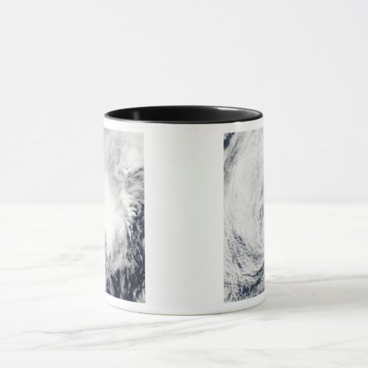 Tropisch Storm Nida zuidoosten Kadena Mok (Midden)