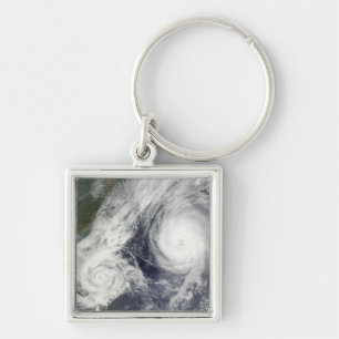 Tropisch Storm Parma en Super Tyfoon Melor Sleutelhanger