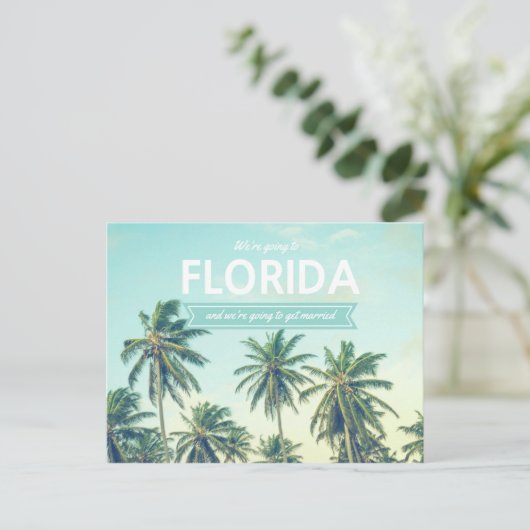 Tropisch strand bruiloft slaat de datum op aankondigingskaart (Staand voorkant)