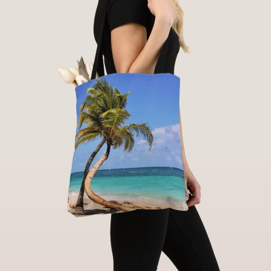 Tropisch strand en palmboom tote bag (Dichtbij)