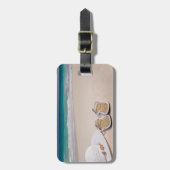 Tropisch strand met Pet en Teenslippers Bagagelabe Bagagelabel (Voorkant verticaal)