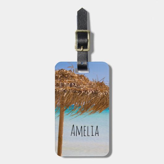 Tropisch strand met rieten parasol bagagelabel (Voorkant verticaal)