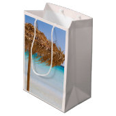 Tropisch strand met rieten parasol medium cadeauzakje (Achterkant Gekanteld)