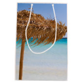 Tropisch strand met rieten parasol medium cadeauzakje (Achterkant)