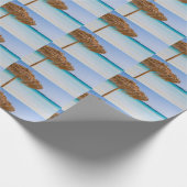 Tropisch strand met rieten parasolpatroon cadeaupapier (Hoek)