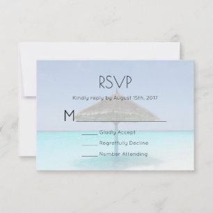 Tropisch strand met Thatched Umbrella Wedding RSVP