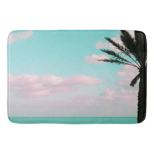 Tropisch strand, oceaanUitzicht, roze wolken, palm Badmat (Voorkant)