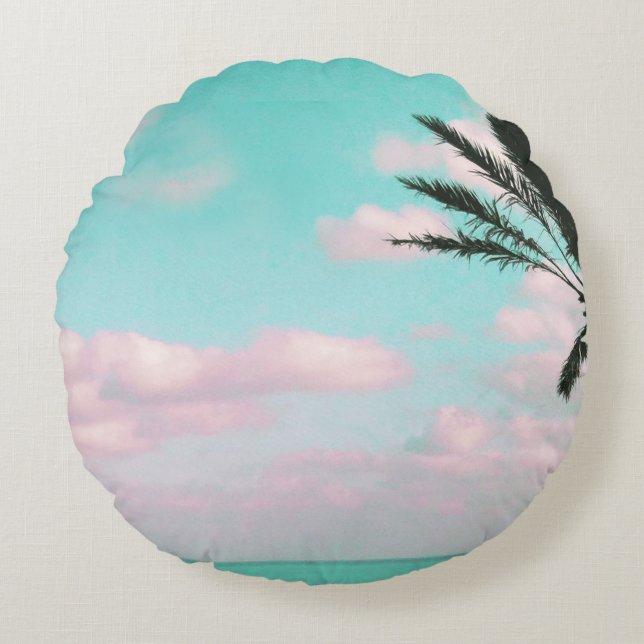 Tropisch strand, oceaanUitzicht, roze wolken, palm Rond Kussen (Voorkant)