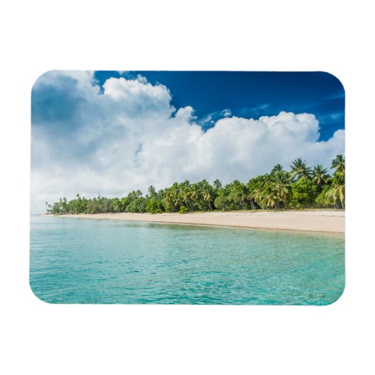 Tropisch strand omzoomd door palmen magneet (Horizontaal)