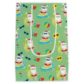 Tropisch strand surfende kerstman Cute kerst Medium Cadeauzakje (Achterkant)