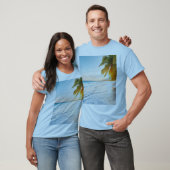 Tropisch strand T-shirt bij zonsondergang (Unisex)