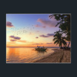 Tropisch strand Tahiti Sunset Briefkaart<br><div class="desc">Mooie strandzonsondergang op deze tropische foto! Bijna een lichte gouden kleur in de hemel en op het zee water, terwijl de zon aan de horizon zakt. Een kleine vissersboot zit verankerd op de zandkust met tropische eilandpalmen. Tahiti heeft een van de mooiste plekken ter wereld met watervallen, vulkanen, zandstranden, lijsterpalmen...</div>