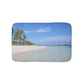 Tropisch strand thema wit zand in Canada Beach Badmat (Voorkant)