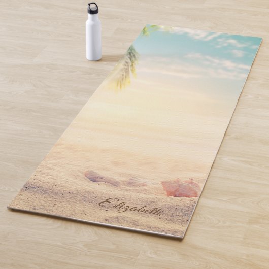 Tropisch Strand, Zand, Schelpen, Yogamat (In situ)