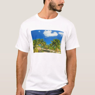 Tropisch strandresort, Belize T-shirt