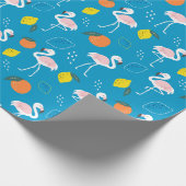 Tropisch thema Flamingo Fruits on Blue Background Cadeaupapier (Hoek)