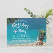 Tropische anananasappelstaarten op strand van Birt Kaart (Staand voorkant)