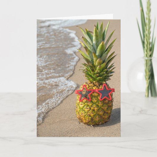 Tropische ananas op het strand kaart (Voorkant)