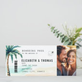 Tropische bestemming Boarding Pass Beach Wedding Kaart (Staand voorkant)