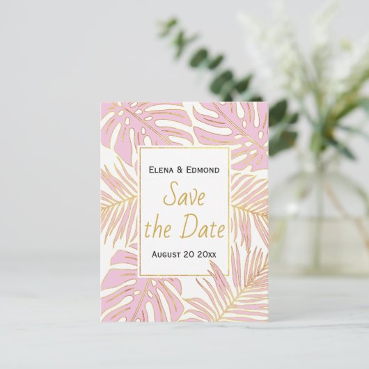 Tropische bladeren moderne roze bruiloft Save the  Aankondigingskaart (Staand voorkant)