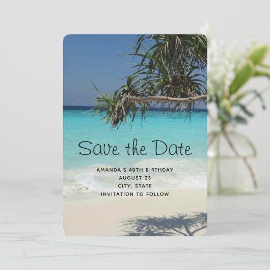 Tropische blauwe oceaanstrand foto Birthday Save The Date (Staand voorkant)
