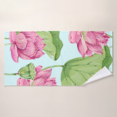 Tropische bloemen, bladeren, roze lotus, waterleli badhanddoek (Badhanddoek)