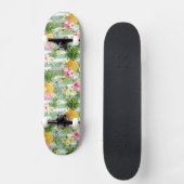 Tropische bloemen en ananas op Blauwgroen strepen Skateboard (Voorkant)