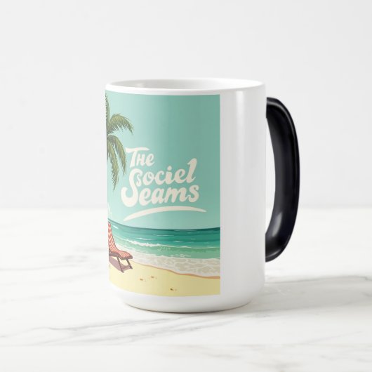 Tropische Chill – Palm Tree & Beach Chair T-shirt Magische Mok (Voorkant rechts)