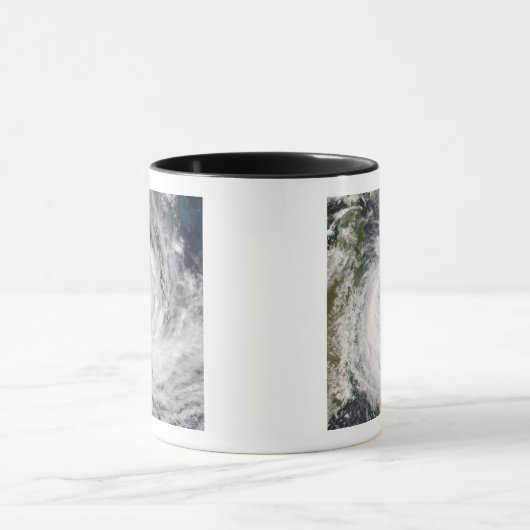 Tropische Cyclone Gamede van Madagascar Mok (Midden)