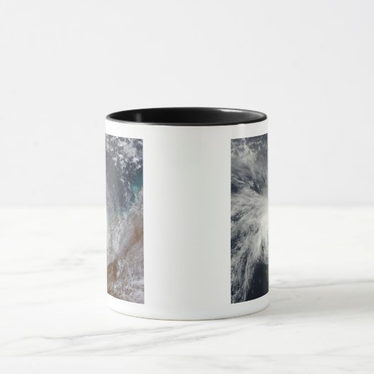 Tropische cycloon Carlos Mok (Midden)