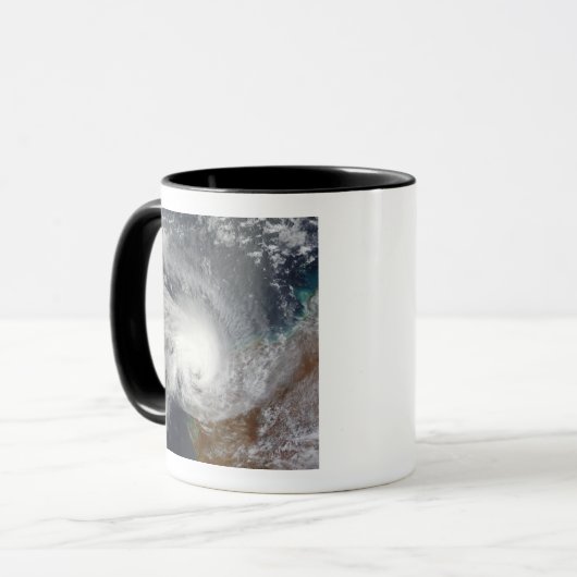 Tropische cycloon Carlos Mok (Voorkant links)