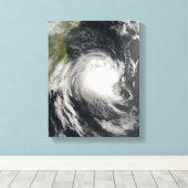 Tropische cycloon Favio nadert Mozambique Canvas Afdruk (Insitu (Houten vloer))
