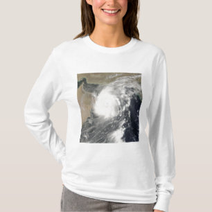 Tropische cycloon Gonu op het Arabisch Zee T-shirt