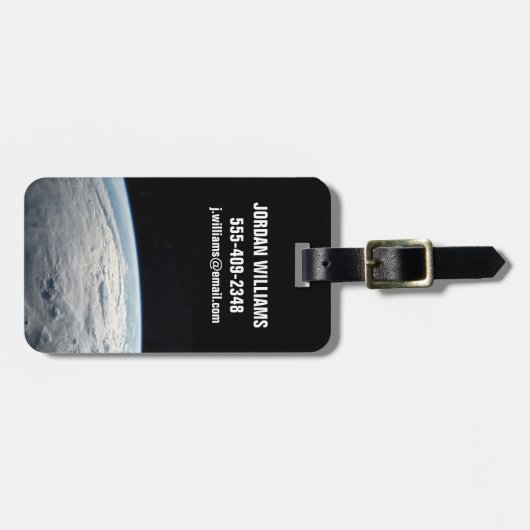 tropische cycloon idai boven de kust van afrika. bagagelabel (Voorkant horizontaal)