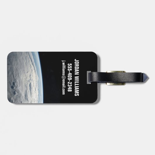 tropische cycloon idai boven de kust van afrika. bagagelabel (Achterkant horizontaal)