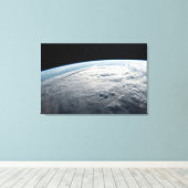 tropische cycloon idai boven de kust van afrika. canvas afdruk (Insitu (Houten vloer))