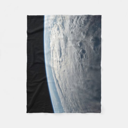 tropische cycloon idai boven de kust van afrika. fleece deken (Voorkant)