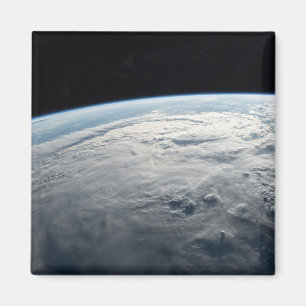 tropische cycloon idai boven de kust van afrika. magneet