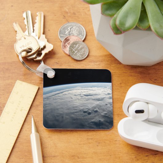 tropische cycloon idai boven de kust van afrika. sleutelhanger (Bureau)