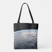 tropische cycloon idai boven de kust van afrika. tote bag (Achterkant)