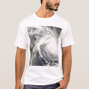 Tropische cycloon Ivan nadert Madagaskar T-shirt