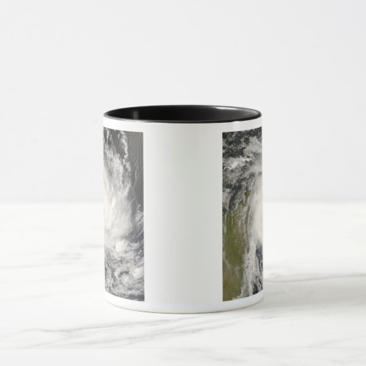 Tropische cycloon Ivan over Madagascar Mok (Midden)