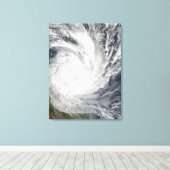 Tropische cycloon Yasi over Australië Canvas Afdruk (Insitu (Houten vloer))