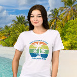 tropische eiland palmbomen vrouwen Tri-Blend shirt<br><div class="desc">Deze coole gepersonaliseerde dames t-shirts van Tropical Beach Sunset zijn voorzien van 3 palmbomen die zijn gesilhouet tegen een oranje en blauwe lucht met geel en groen aan de kust. Personaliseer voor een geweldige familiereis keepsake-t - shirts voor uw kustvakantie deze voorjaarsvakantie of zomervakantie of oceaancruisevakantie.</div>