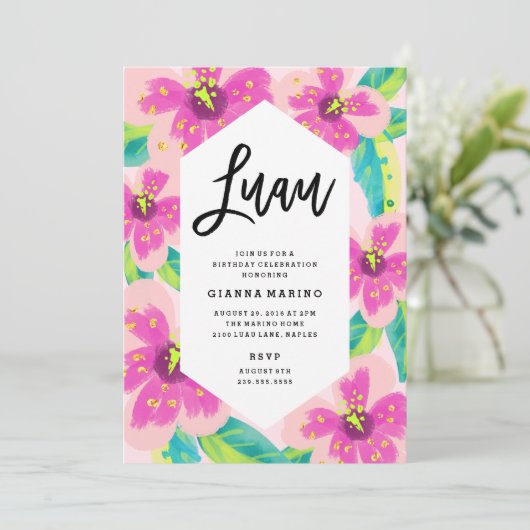 Tropische Floral Luau Birthday Uitnodiging (Staand voorkant)