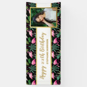 Tropische Floral Palm Leaf Flamingo Birthday Foto Spandoek (Verticaal)