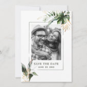 Tropische Foliage Green & Gold Photo Wedding Save The Date (Voorkant)